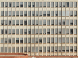 Article divulgatiu: Las persianas de los edificios públicos se usan más de lo que parece