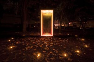 HELLCOME. La intervenció efímera per al festival Lluèrnia 2018 a Olot.